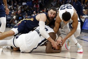 Pagirios Memfyje: Jonas Valančiūnas ir „Pelicans“ metus palydėjo tragišku pasirodymu