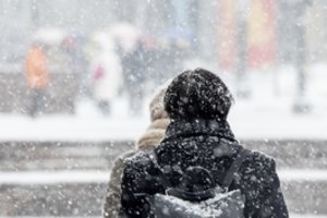 Klimatologas praneša, kada į Lietuvą sugrįš žiemiški orai: temperatūra kris iki 9 laipsnių šalčio, pasirodys snaigės