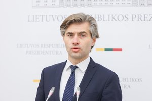 G. Nausėdos vyriausiasis patarėjas dėl Ukrainos ragina ruoštis trims scenarijams