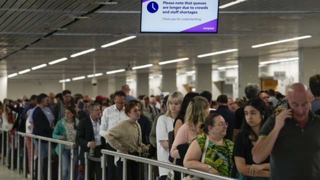 Chaosas Filipinų oro uostuose: dėl techninių problemų įstrigo tūkstančiai keliautojų 