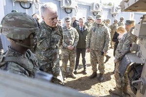 G. Nausėda tikina pasitikintis tiek A. Anušausku, tiek ir V. Rupšiu: „Diskusijos baigtos, jis dirbs iki kadencijos pabaigos“