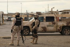 Meksikos policijai ieškant kalėjimo bėglių, žuvo septyni žmonės