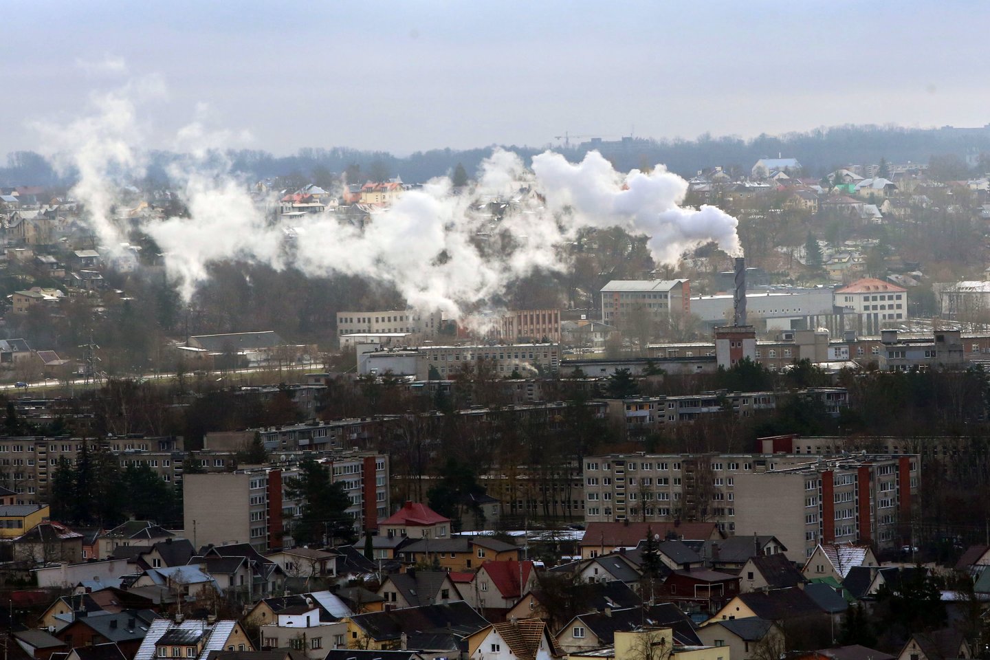 Kauno miesto savivaldybės įmonė skelbiasi net 90 proc. tiekiamos šilumos gaminanti iš atsinaujinančių energijos šaltinių.<br>M.Patašiaus nuotr.