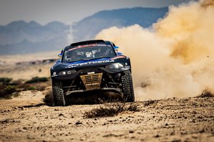 Trečiasis Dakaro 2023 etapas: lenktynės sustabdytos, nors V. Žala važiavo tarp dešimties geriausių, o B. Vanagas atrado greičio pedalą