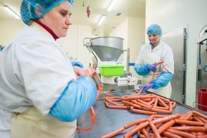 M. Dubnikovas šiemet žada daug nuolaidų: prekybininkai vieną savaitę bandys pigiau parduoti dešrą, kitą – lašišą