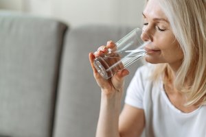 Vaistų kontrolė įspėja: kokie simptomai rodo, kad žmogus apsinuodijo paracetamoliu