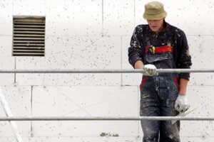 Neadekvačius lūkesčius turėję NT pardavėjai bus priversti apkarpyti kainas: vienas faktorius jau daro įtaką