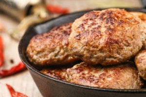 Itin sultingi ir skanūs kotletai: receptas, kurį verta užsirašyti