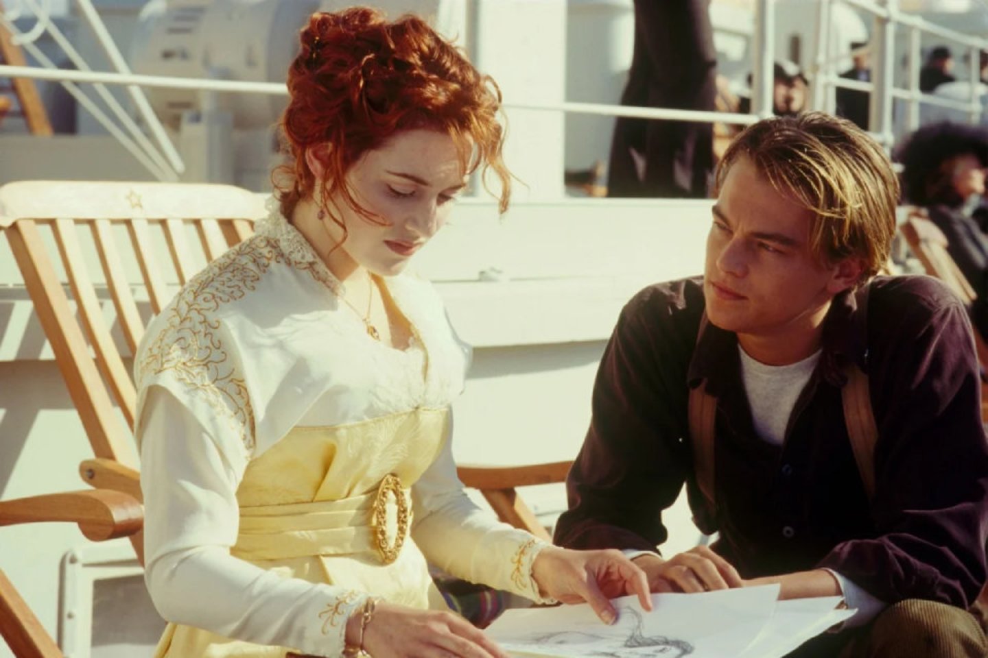 K.Winslet prikalbino L.DiCaprio filmuotis „Titanike“. <br>Kadras iš filmo