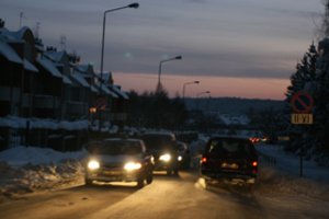 Paaiškino, kada kelyje laiku sustabdyti automobilio vilties nėra, ir kaip to išvengti