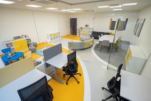 Apsidairykite: sostinės savivaldybėje jau įrengti kambariai vaikams – kol tėvai dirbs, mažyliai žais