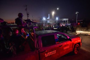 Po narkomafijos boso „El Chapo“ sūnaus sulaikymo operacijos Meksikoje žuvo 29 žmonės