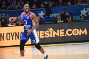 „Žalgiris“ artėja prie susitarimo su „Anadolu Efes“ palikusiu gynėju