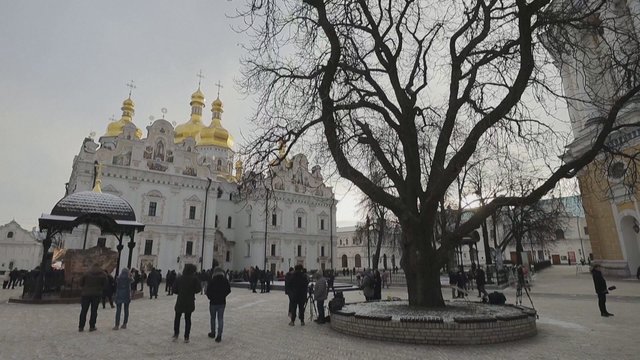 Ukrainiečiams – istorinės Kalėdos: dėkoja V. Zelenskiui už išlaisvintus maldos namus
