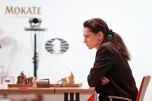 Šokas rusams: pasaulio šachmatų čempionė A. Kosteniuk nuo šiol atstovaus Šveicarijai