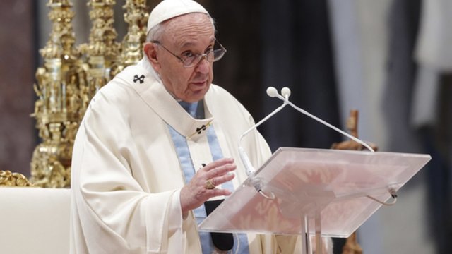 Popiežius Pranciškus paragino melstis už Ukrainos ir Rusijos motinas, netenkančias sūnų