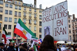 Irane myriop nuteisti dar trys protestuotojai