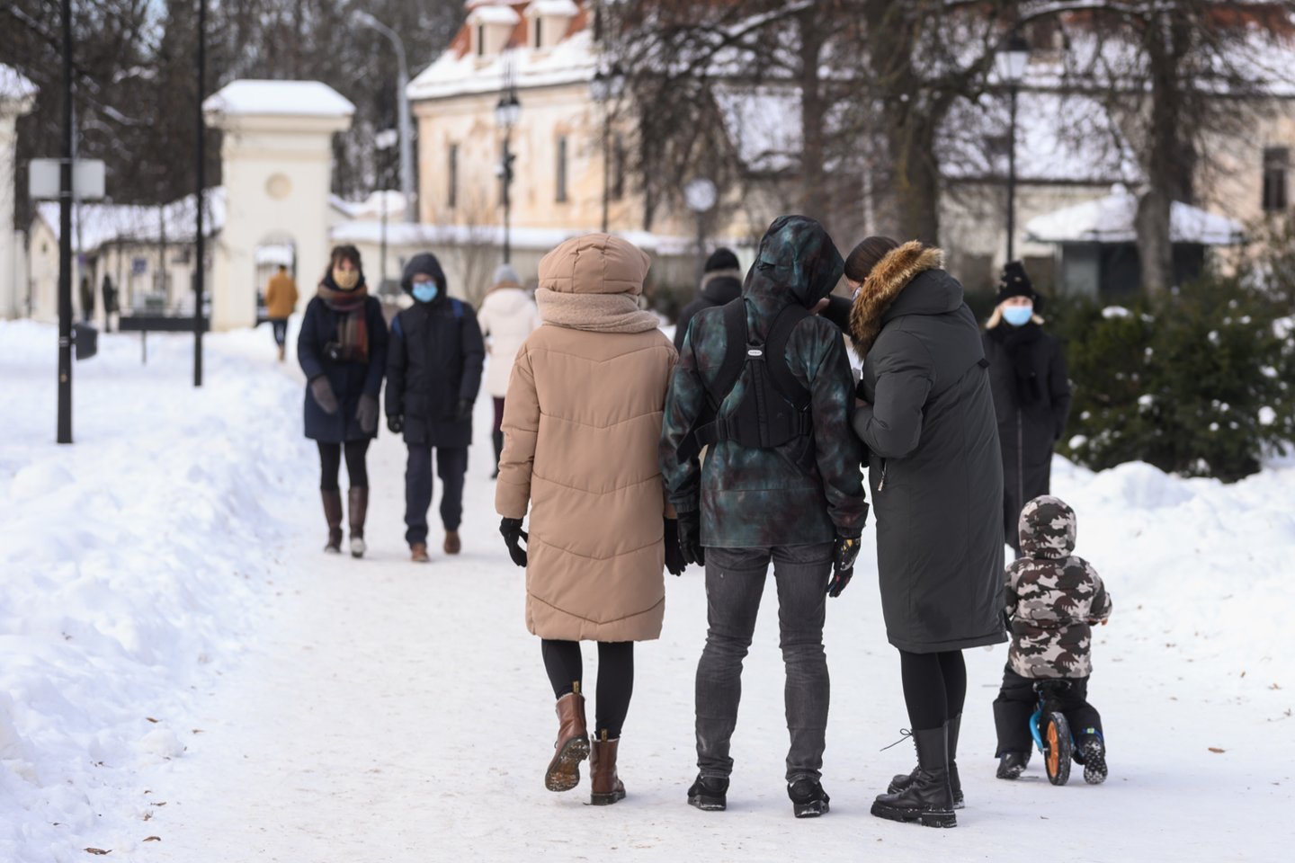 Remiantis Eurostato duomenimis, Lietuva jau netrukus susidurs su stipria demografijos krize – prognozuojama, kad 2030 m. Lietuvoje gyvens jau tik 2,4 mln. gyventojų, o 2045 m. – vos 2 mln.<br>V.Skaraičio asociatyvi nuotr.