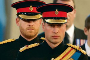 Dar net nespėję pasirodyti princo Harry memuarai įžiebė tikrą ugnį