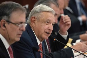 Meksikos prezidentas ragina JAV „nebeniekinti Lotynų Amerikos“