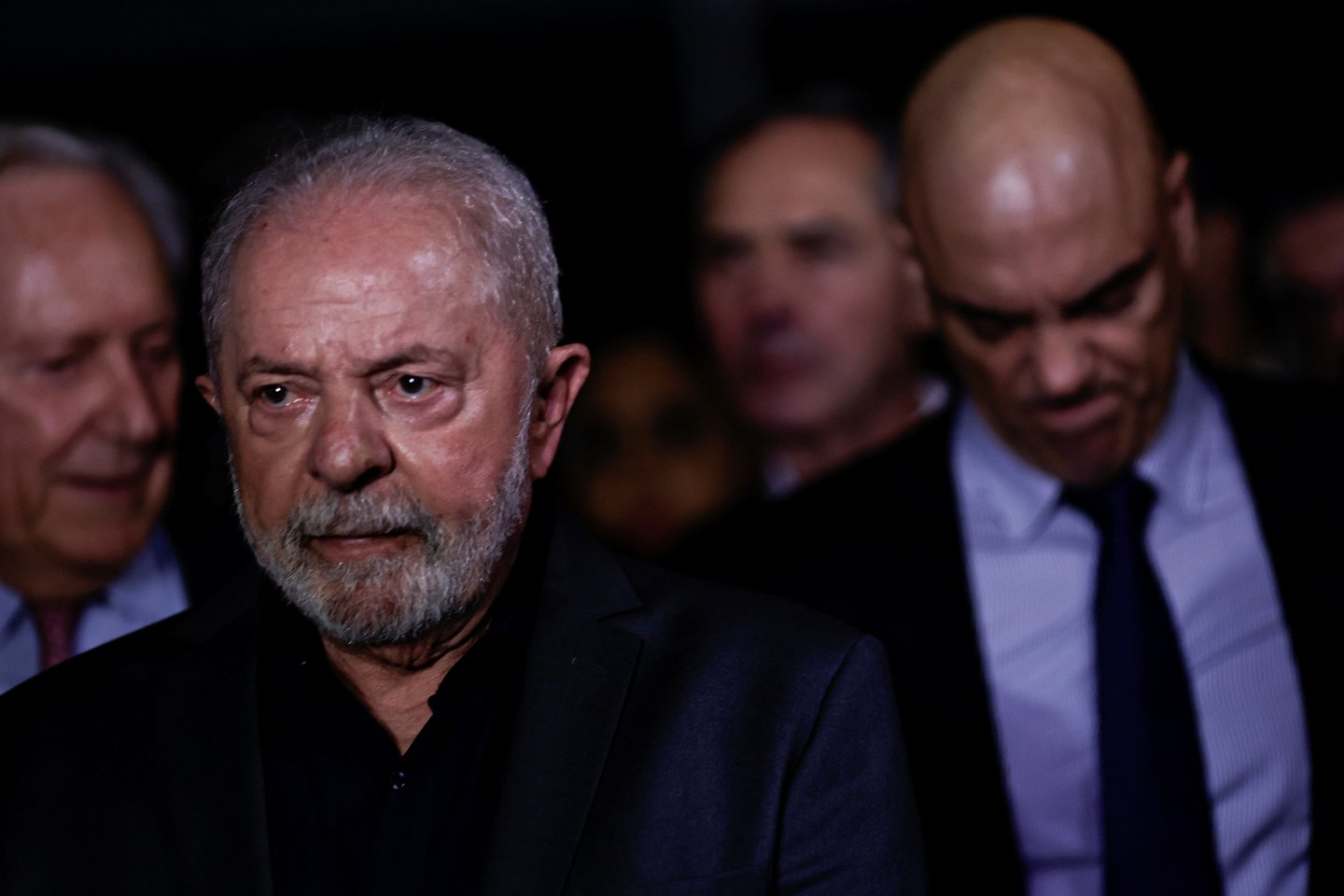 ​Brazilijos saugumo pajėgos pirmadienį išvaikė protestuotojų stovyklas ir areštavo 1 500 žmonių, o prezidentas Luizas Inacio Lula da Silva pasmerkė „teroro aktus“, kraštutinių dešiniųjų miniai šturmavus valdžios būstinę ir sukėlus chaosą sostinėje.<br>Reuters/Scanpix nuotr.