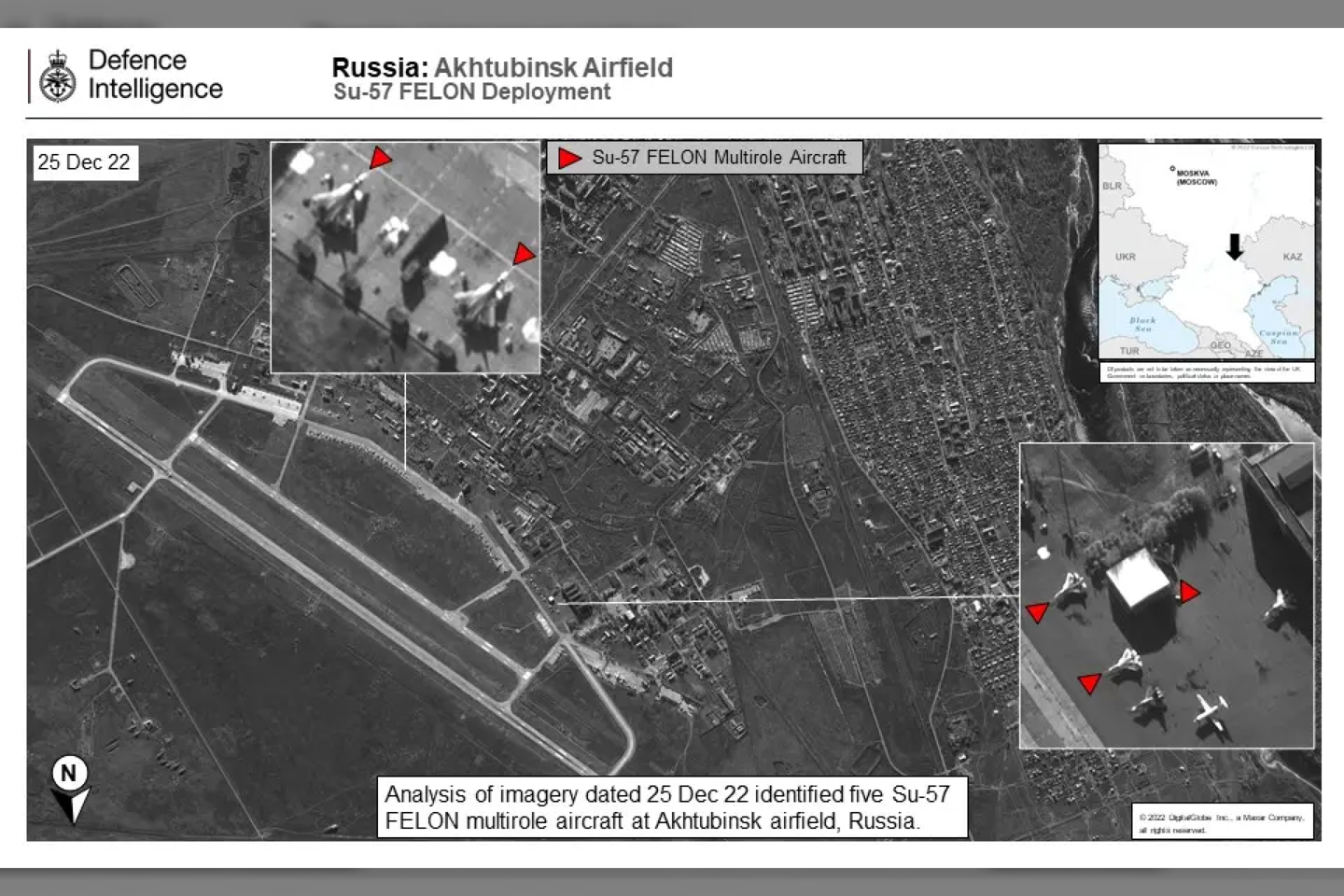 Palydovinė Achhtubinsko oro bazės nuotrauka, kurioje matyti penki „Su-57“ naikintuvai.<br>JK gynybos ministerijos nuotr.