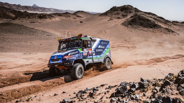 Devintame Dakaro greičio ruože sužibėjo „Constra Racing“ trijulė: finišavo tarp penkių greičiausių ekipų 