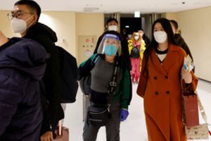 Nauji nesutarimai: Kinija stabdo vizų išdavimą Japonijos piliečiams