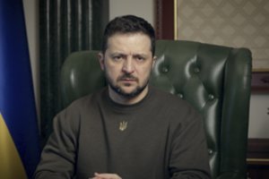 Jaudinanti Volodymyro Zelenskio kalba „Auksiniuose gaubliuose“: „Trečiojo pasaulinio karo nebus“