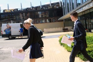 Karjeros specialistai atsako, kaip tėvai gali padėti vaikui siekti profesinių tikslų