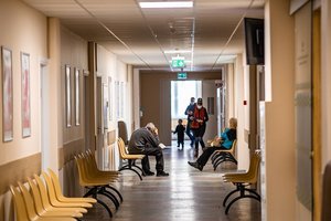 Pirštu bedė į priežastį, kodėl daugelis lietuvių niekaip nepatenka pas gydytoją: primena sovietinę parduotuvę