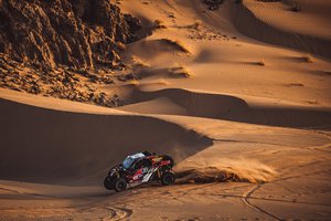 „Dakaras 2023“ vienuoliktasis etapas: V. Žalai subyrėjo greičio dėžė, R. Baciuška finišavo pirmas