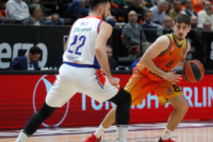 „Anadolu Efes“ ir toliau klimpsta – šįkart nusileista „Valencia“ komandai