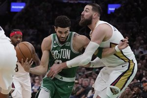 NBA lyderio „Celtics“ tandemas namie atlaikė J. Valančiūno ir „Pelicans“ spaudimą