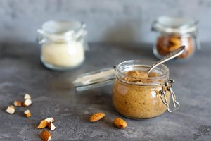 Migdolų riešutų pasta: maistinga, paprasta ir gardu