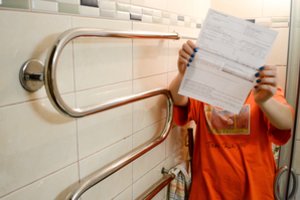 Jau dabar siūlo pradėti ruoštis kitai žiemai: gyventojai privalo išmokti taupyti kiekviename žingsnyje