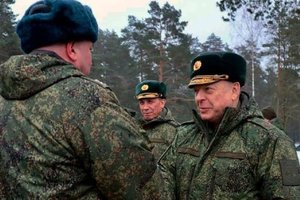 Vos paskirtas agresijai Ukrainoje vadovauti aukštas Rusijos generolas atskrido į Baltarusiją