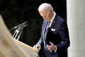 J. Bideno patarėjas: įslaptinti dokumentai buvo netyčia padėti kitur