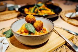 Du patiekalai vien iš augalinių produktų: skanu, nebrangu ir lengvai pagaminama