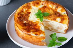 Varškės apkepas su obuoliais, kuris tiks ir vietoje deserto 