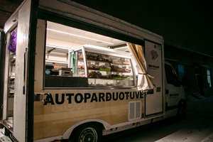 Per dieną – į dešimt gyvenviečių: atkampias vietas pasiekiantis vyras pasakė, kodėl čia neverta vežti sviesto ir aliejaus