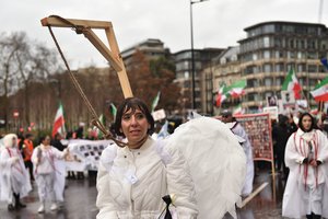 Iranas įvykdė mirties nuosprendį šnipinėjimu apkaltintam Didžiosios Britanijos piliečiui