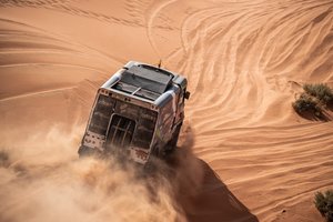 Priešpaskutinį Dakaro etapą „Constra Racing“ ekipažas įveikė su neveikiančiu cilindru – jau svajoja ir apie finišą