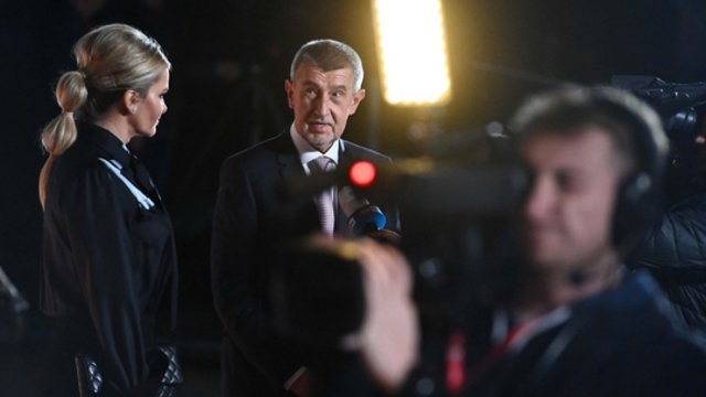 Čekijoje vyksta prezidento rinkimai: pirmajame ture varžosi aštuoni kandidatai