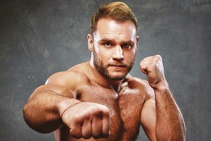 Vos viena sutartis kikbokso kovotojui atvėrė neįtikėtinų galimybių: iki šiol tokią turėjo tik S. Maslobojevas