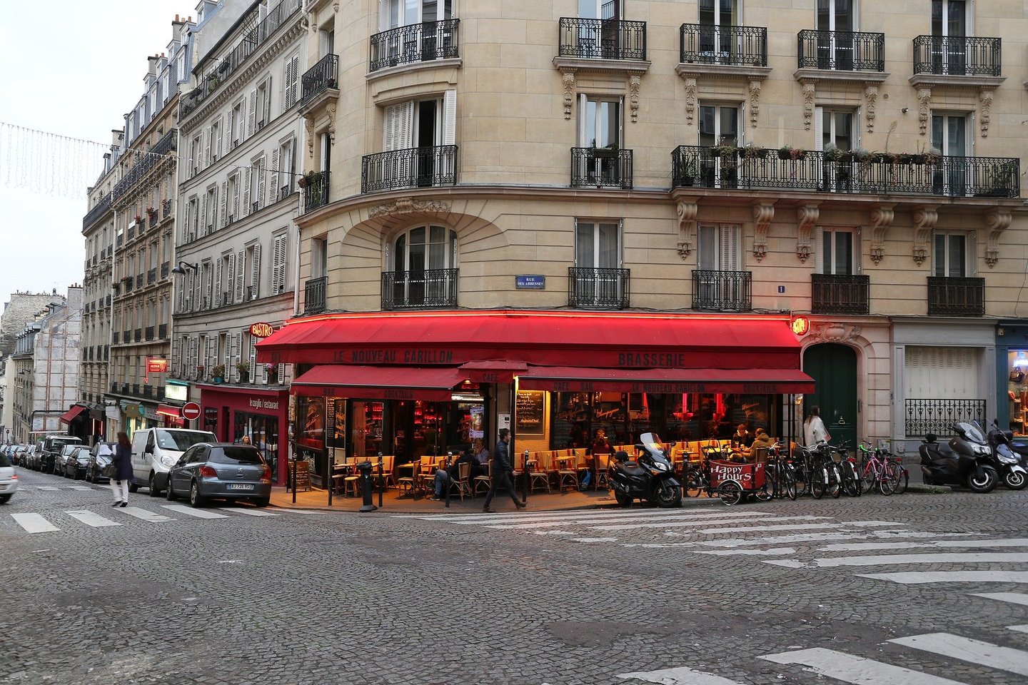 Paryžiaus gyventojai bus kviečiami pasisakyti, ar mieste reikėtų palikti elektrinių paspirtukų nuomos paslaugas, pranešė Prancūzijos sostinės merė.<br>Pixabay.com nuotr.