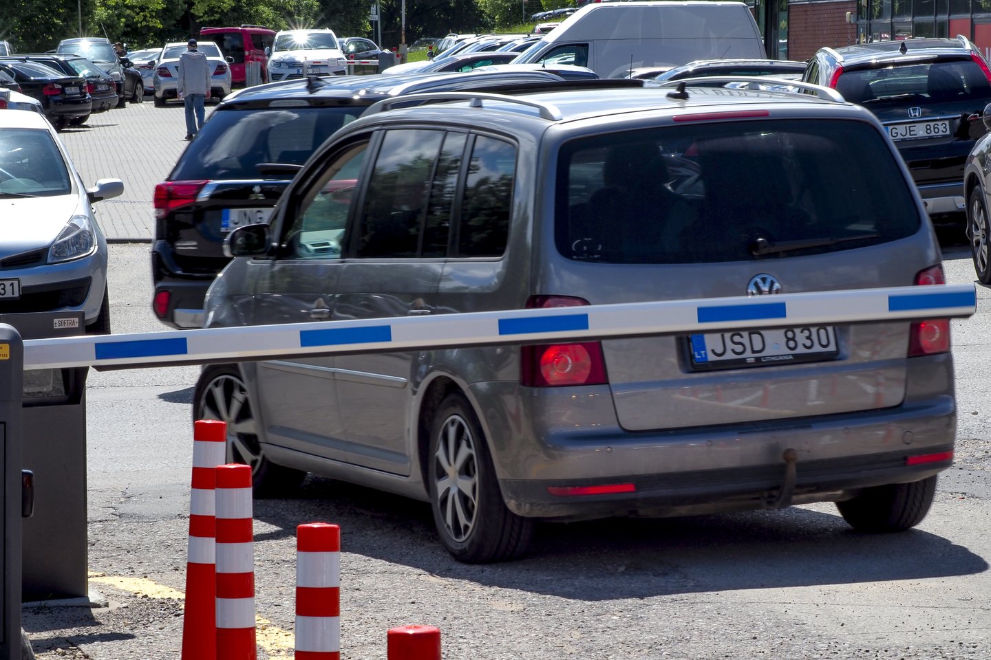 Nuo sausio 16 d. Vilniuje įsigalioja automobilių parkavimo pokyčiai – naujai apmokestinamos automobilių stovėjimo vietos.<br>V.Ščiavinsko nuotr.