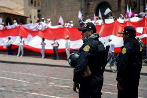 Peru gyventojai nepaisydami nepaprastosios padėties telkiasi naujam dideliam protestui