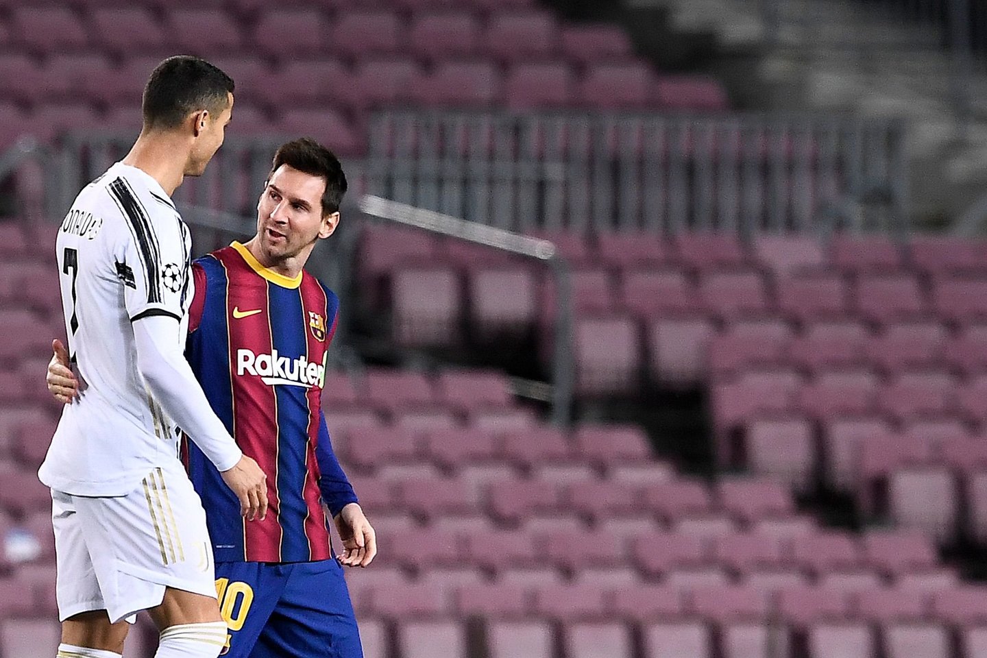  C.Ronaldo ir L.Messi vienas prieš kitą žaidė 2020 m. gruodį.<br> AFP/Scanpix nuotr.