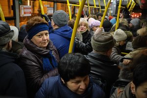 Moterį pravirkdė senolės žodžiai autobuse: „Atsisuko pasižiūrėti net kiti keleiviai“